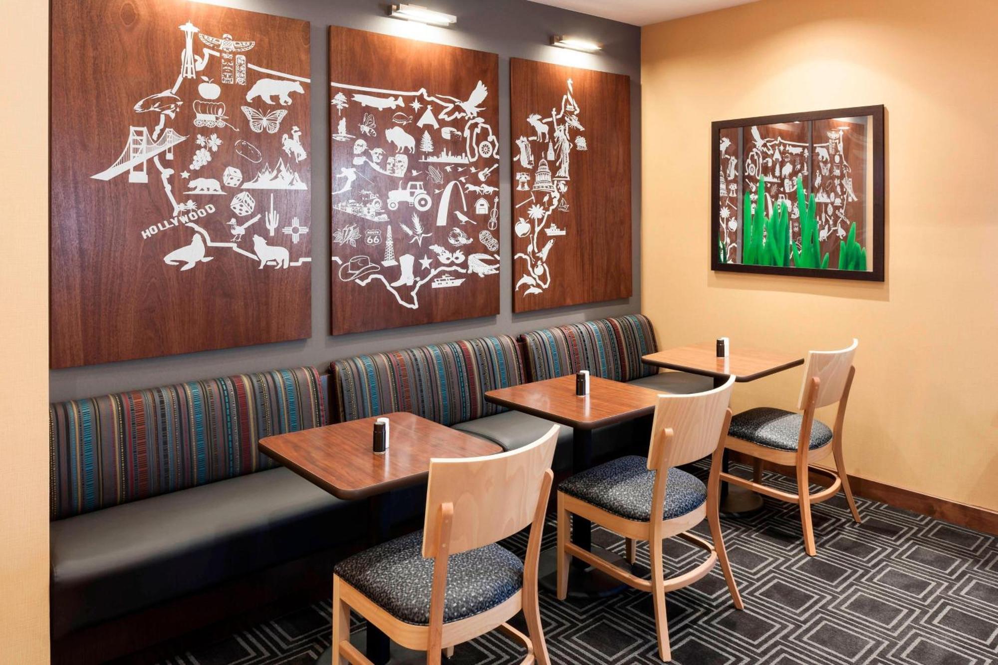 Towneplace Suites Dallas Las Colinas Ирвинг Экстерьер фото